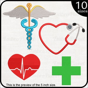 Könnte beinhalten: Ein Set mit vier medizinischen Stickmustern. Die Designs beinhalten einen Caduceus, ein Herz mit einem Stethoskop, ein Herz mit einer Herzschlaglinie und ein grünes Kreuz. Die Designs sind in 10 Größen erhältlich.