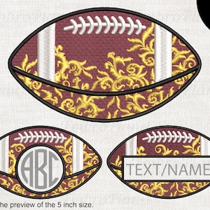 Pode incluir: Design de futebol bordado com fundo bordô e padrão floral dourado. O design inclui duas variações: uma com um monograma e a outra com o texto "TEXT/NAME".