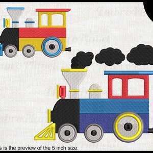 Op de afbeelding: Een kleurrijke cartoon-trein met zwarte rook uit de schoorsteen. De trein heeft een geel, rood en blauw lichaam met zwarte wielen. De trein is 5 inch groot. 9 maten beschikbaar.