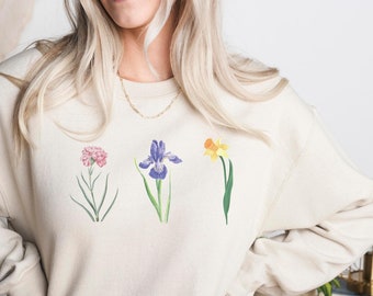 Personalized Birth Month Flower Sweatshirt, Cottagecore Clothing, Flower Shirt, Sentimental Gift for Her, Custom Birth Month Flower Crewneck