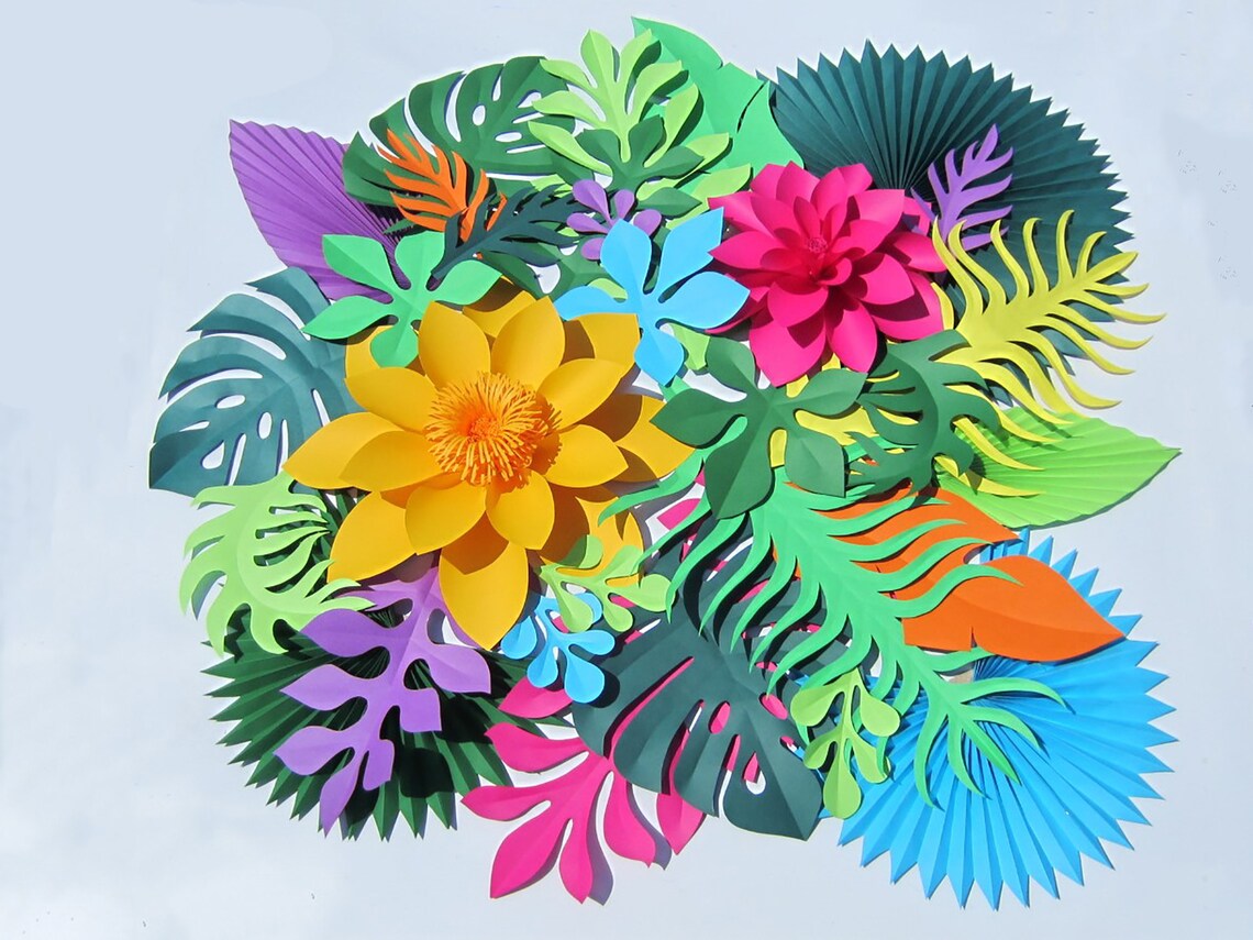 ZBHDEYG Déco Fête Tropicale - 70 Pièces (30 Feuilles Vertes, 40 Fleurs Rouges) Thème Hawaï/Jungle