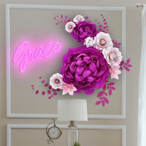 Nome personalizzato dell'insegna al neon con fiori di carta per la decorazione della parete, insegne con il nome della cameretta dei bambini con luci, fiori di peonia di carta crespa con nome al neon da parete