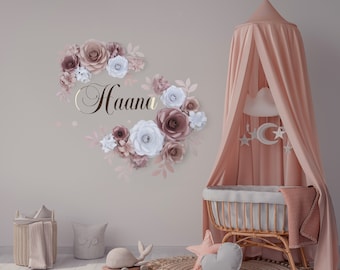 Decorazione per cameretta con fiori di carta rosa antico, targa con nome tagliata al laser