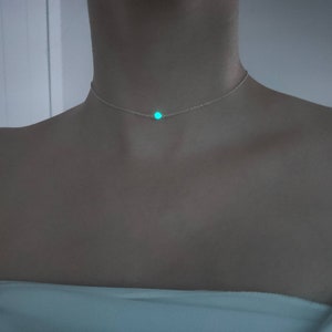 Tiny Elune Halskette - Massiv Sterling Silber 925 mit Türkis Glow Anhänger