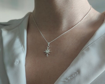 Serene Heart's Guide Necklace - Sterling Silver 925 - Eight-Pointed Star Medal Necklace