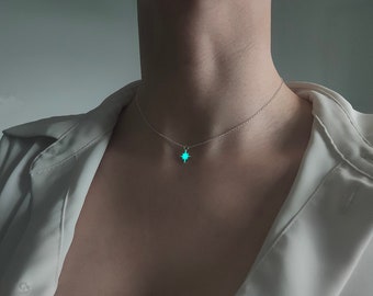 Collier étoile du Nord d'Elune - Collier phosphorescent étoile à huit branches turquoise unique - Argent sterling 925 - Tout bleu