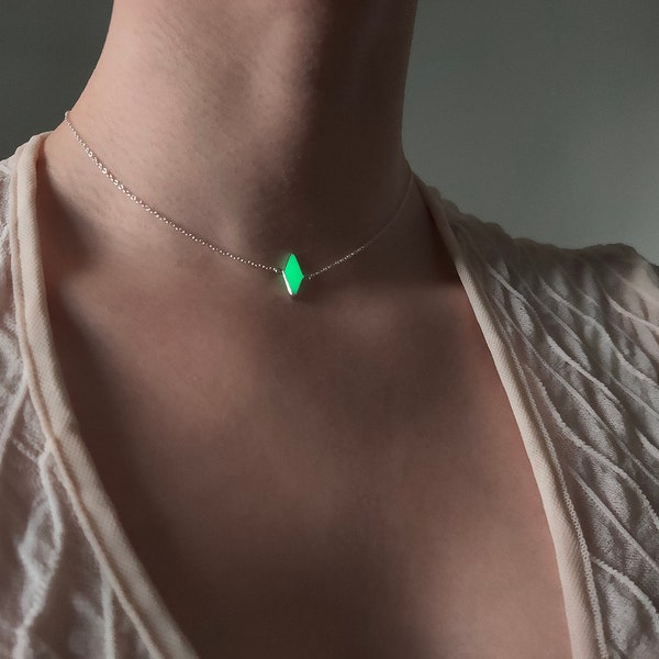 Green Stat Diamond Necklace - Glowing Solid Sterling Silver Necklace - Sims Inspired