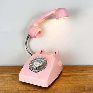 Lampe de bureau rose pâle, cadeau girly rétro.