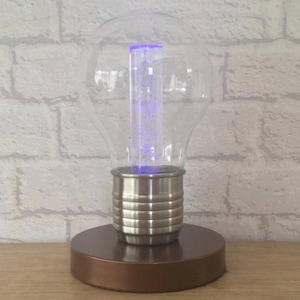 Upcycled Light Bulb Lamp: Colour Changing Bubble Centrepiece