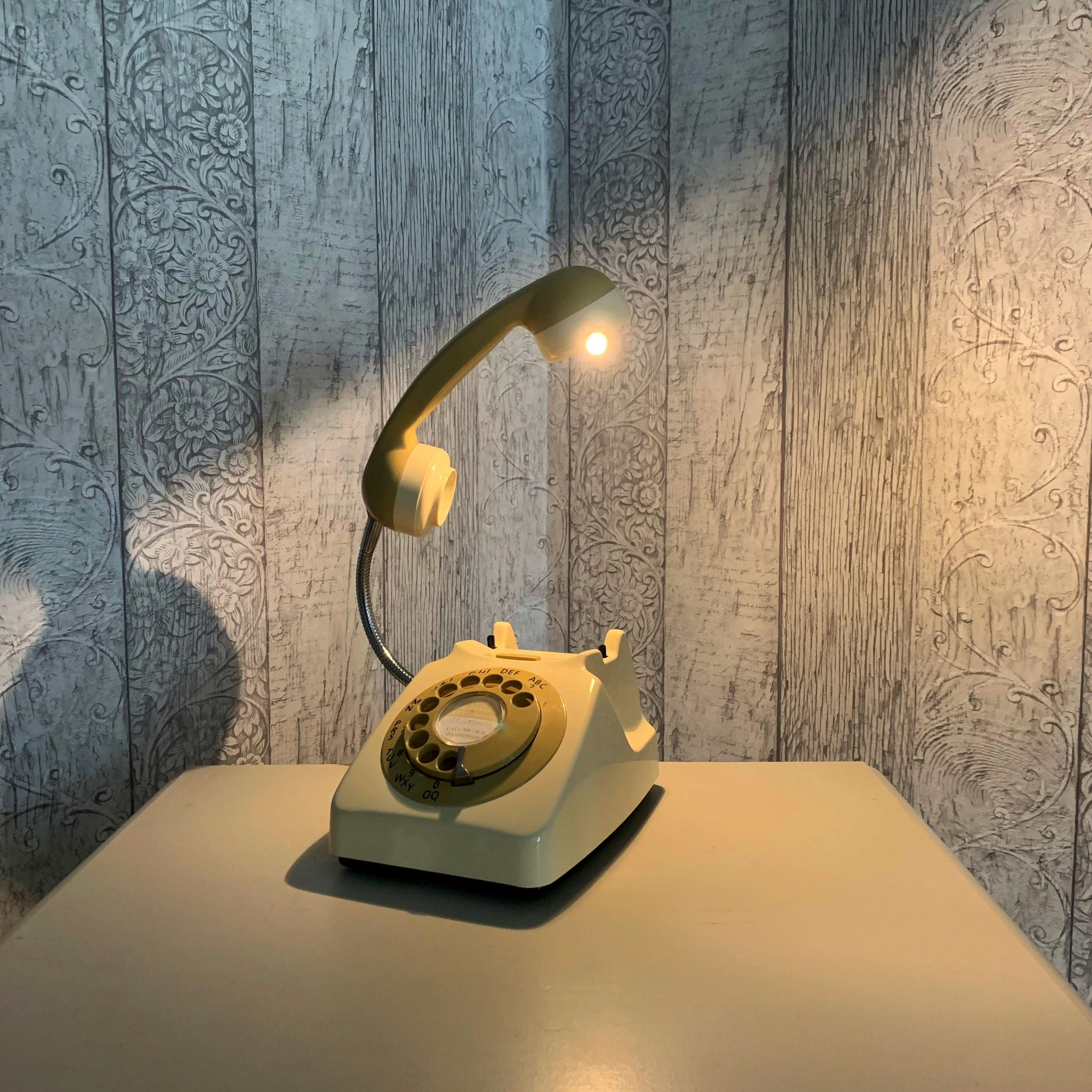 懐かしいレトロなランプ、回転ダイヤル式電話ランプ。 - Etsy 日本