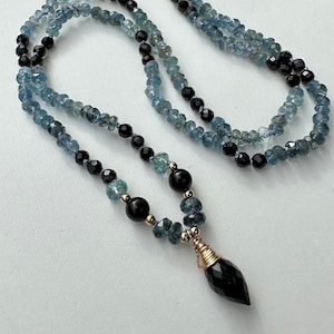 Aquamarijn en zwarte onyx zijde geknoopte ketting, edelsteen ketting, 17 1/2&quot; lang, vakanties, geschenken