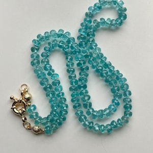 Blauwe apatiet edelsteenketting, zijdegeknoopt, gefacetteerde edelstenen, 19,5 inch lang, 18k goud gevuld, aquamarijn, lentemode.
