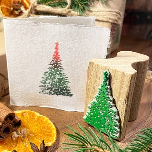 Timbro di gomma dell'albero di Natale, timbro dell'albero decorato, design dell'albero di Natale, design vintage dell'albero di Natale, etichetta regalo vintage
