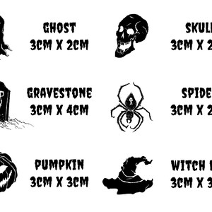 Pu&ograve; includere: Illustrazioni in bianco e nero a tema Halloween: fantasma, teschio, ragno, zucca, cappello da strega e lapide. Ogni disegno ha dimensioni in centimetri.