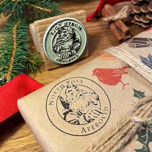 Stempel Nordpol genehmigt, Stempel Nikolaus, Stempel Santa's Grotto, Stempel Geschenkanhänger, Geschenkpapier Stempel