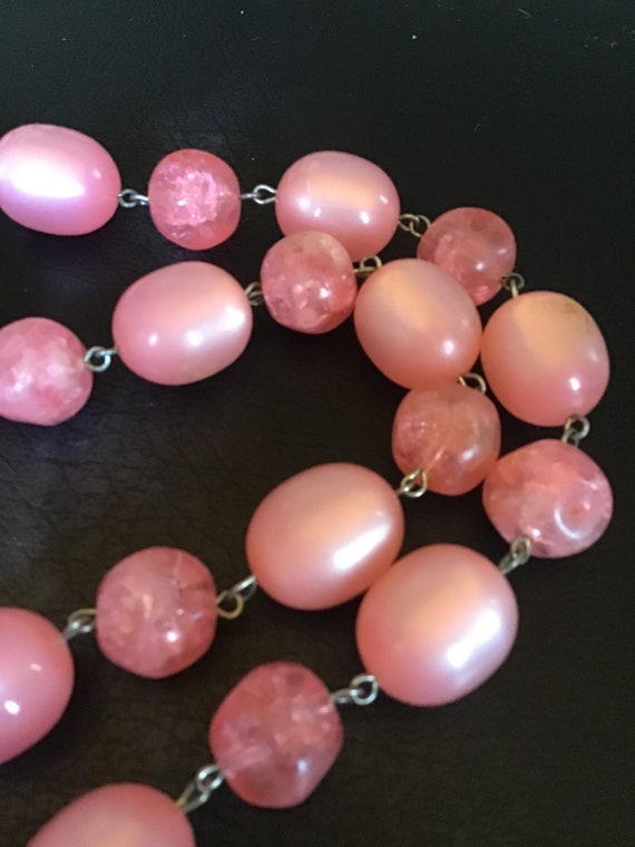 SALE ! Chunky Vintage Pink Moonglow lucite beaded… - image 3