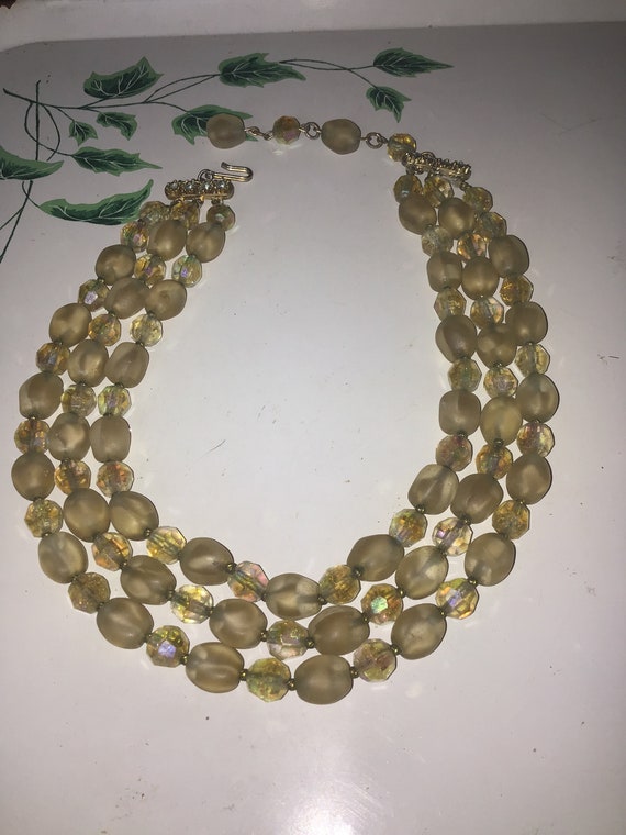 SALE ! Vintage 3 strand Glass beaded Necklace - pa
