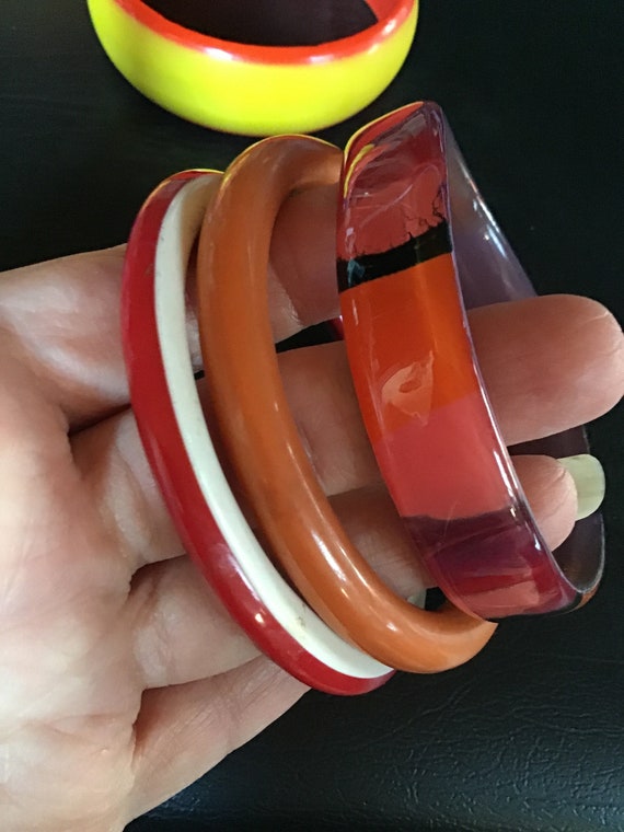 SALE ! 6 Vintage Lucite & plastic bangle bracelet… - image 5