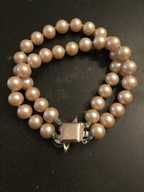 SALE ! Vintage 2 Strand Faux Pearl Bracelet - rhi… - image 4