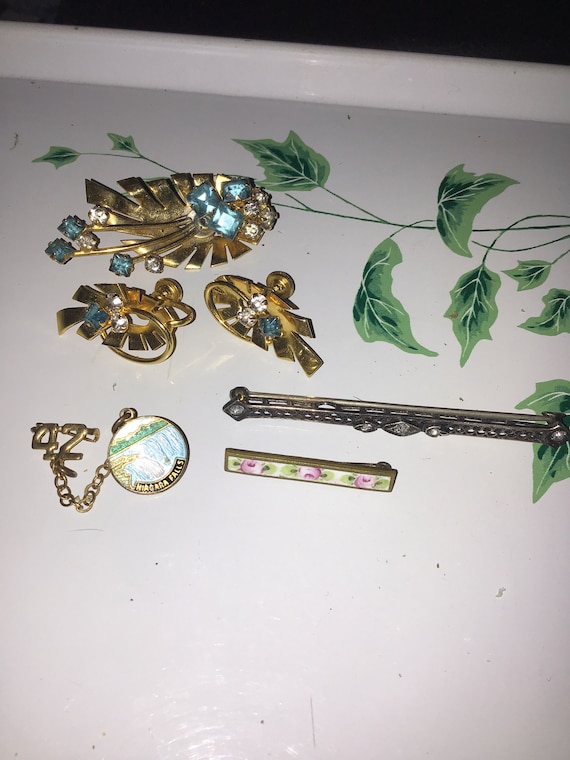 SALE ! Lot Antique pins - enamel - Victorian - Art