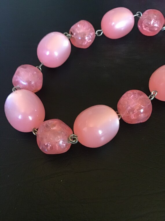 SALE ! Chunky Vintage Pink Moonglow lucite beaded… - image 5