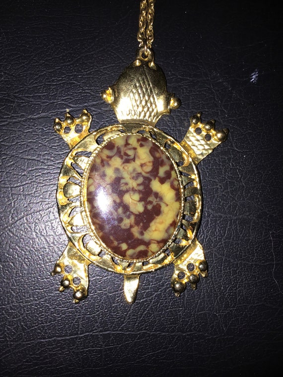 SALE ! Chunky Vintage Turtle Pendant Necklace - st