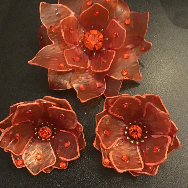 SALE ! Fabulous Vintage Acrylic Lucite Chunky Flower brooch & clip on Earrings set - Orange - Rhinestones -  Jewelry - Estate