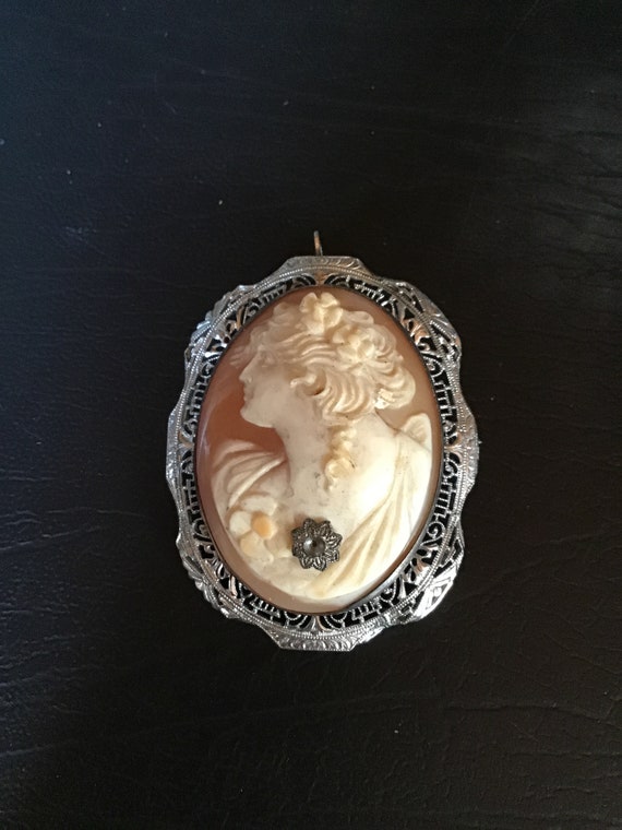 SALE ! Antique Carved Shell Cameo brooch - pin - … - image 1
