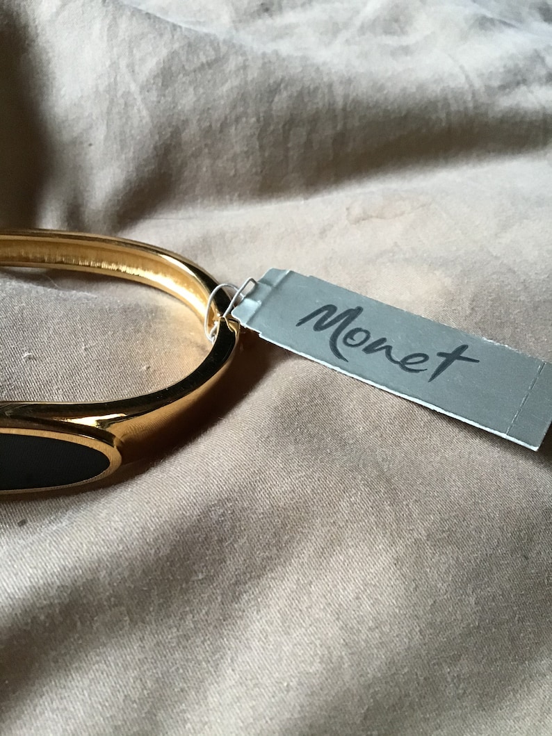 nos jewelry Sale estate with tag Unused Vintage signed Monet Hinged Bangle bracelet