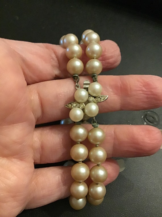 SALE ! Vintage 2 Strand Faux Pearl Bracelet - rhi… - image 3