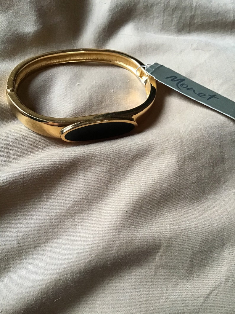nos jewelry Sale estate with tag Unused Vintage signed Monet Hinged Bangle bracelet