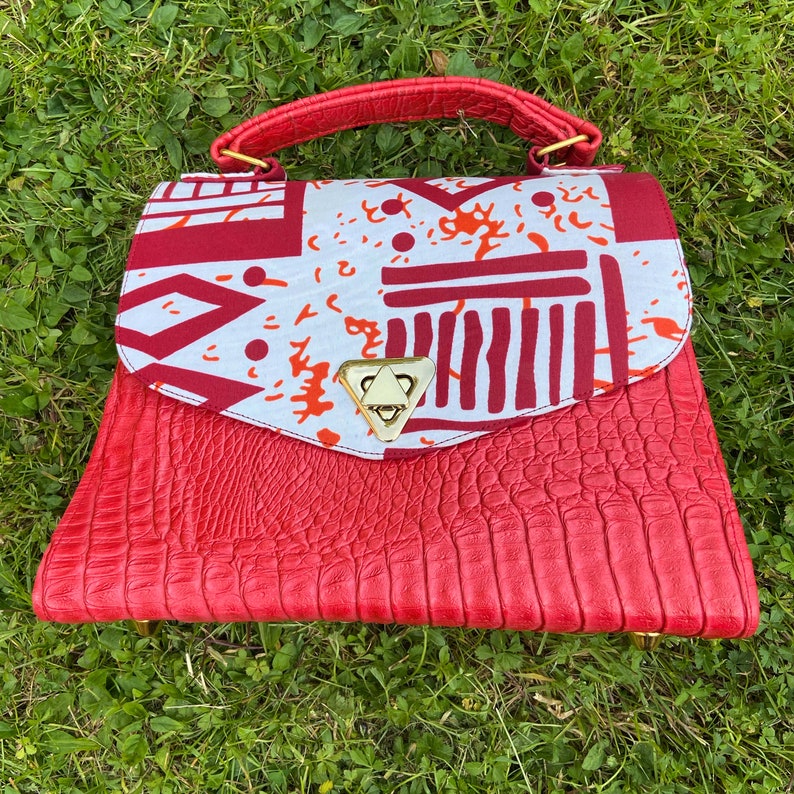 Handcrafted handbag in WAX fabric and synthetic leather / produced in Ivory Coast / women's bag in synthetic leather and wax fabric image 3