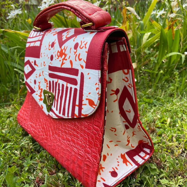 Handcrafted handbag in WAX fabric and synthetic leather / produced in Ivory Coast / women's bag in synthetic leather and wax fabric image 5