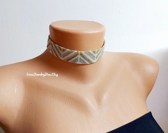 Gold  ivory  gray beaded choker, Geometric pattern necklace, Seed bead choker, Pastel colors choker,Boho choker for women, Handmade jewelry