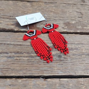 Red dress beaded earrings,Bead fringe earrings,Red seed beads earrings,red dress earrings,Red dangle earrings,Beadwork earrings