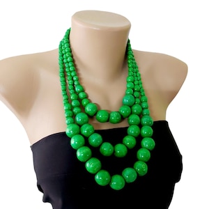 Chunky green necklace statement bib necklace Wooden green necklace bridesmaid beaded necklace wood collar necklace Bright green necklace