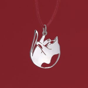 Kitten sleeping pendant in silver - cat lady - animal lovers&#39; gift idea pendant - sterling silver Kitty - customizable with engraving