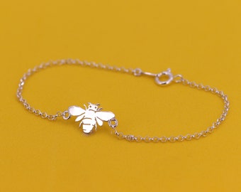 Bee bracelet in sterling silver - little bee bracelet gift idea - girl bracelet - woman bracelet - animal lover bracelet