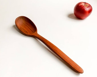 Cocina / cuchara de servir de leña de ciruela tradicional de alta calidad, única, certificado de arte y artesanía. Tal suavidad que no has sentido antes.