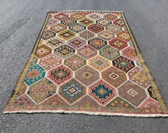 Vintage Turkish Kilim Rug: Handmade Wool Bohemian Floor Rug (71x117 inches)