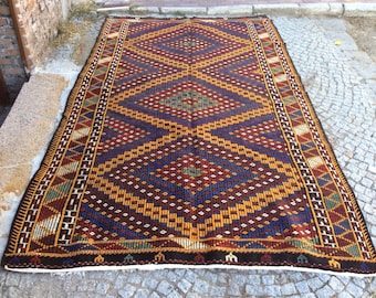 Vintage Turkish Kilim Rug: Handmade Wool Bohemian Area Rug (69x118)