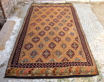 Vintage Turkish Kilim Rug: Handmade Wool Bohemian Area Rug (69x130 inches)