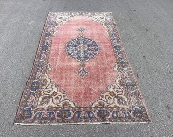 落ち着いた色合いのトルコ産ウシャクラグ：色褪せたヴィンテージウール