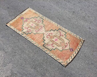 Vintage Turkish Wool Rug: Small Bohemian Entryway Carpet (20x43 inches)