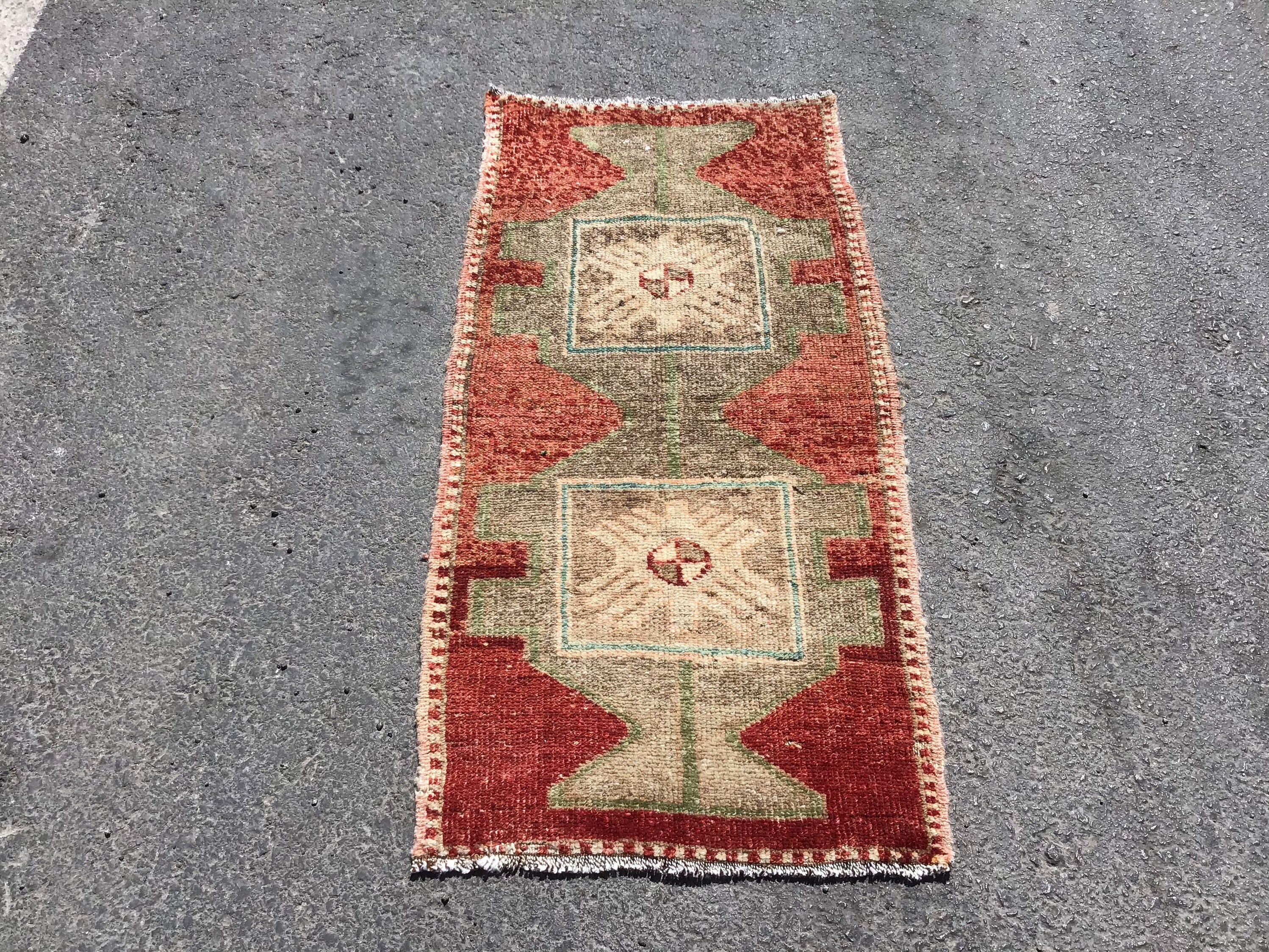 Tapis Kilim turc vintage moderne du milieu du siècle, 143 x 172 cm