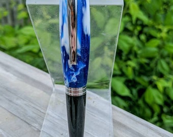 Metallic blue and white Monarch twist pen