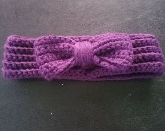 Crochet baby headband with bow