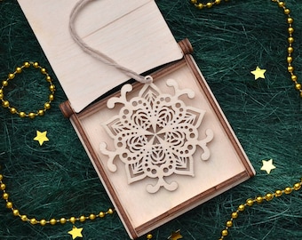 WOODEN CHRISTMAS TREE Ornaments // Snowflake Decorations - Wooden Christmas Ornaments Handmade - Wood Snowflake Ornament - Christmas Gift
