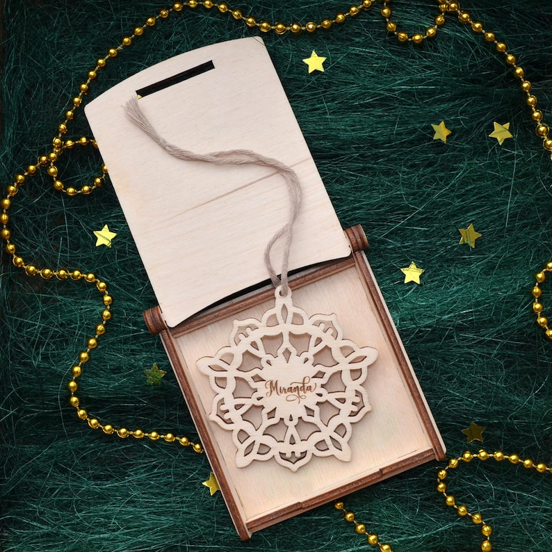 Engraved Wooden Snowflake PERSONALIZED SNOWFLAKE ORNAMENT Personalized Christmas Decoration Handmade Custom Christmas Ornament