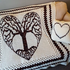 Herzförmiger Baum des Lebens mit Kissen; Häkeldecke; Häkelkissen;